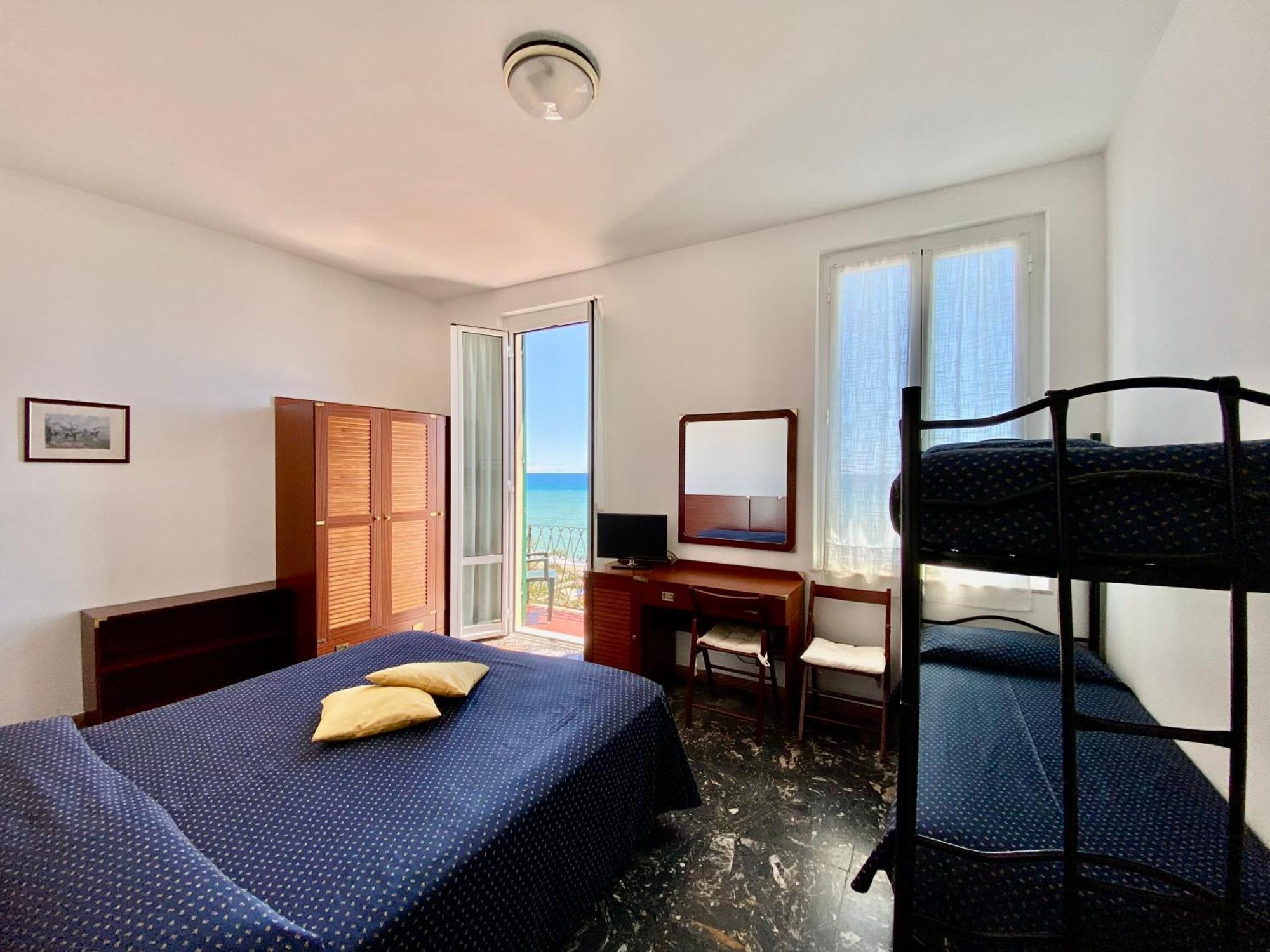Hotel Gambone ฟีนาเลลีกูเร ภายนอก รูปภาพ