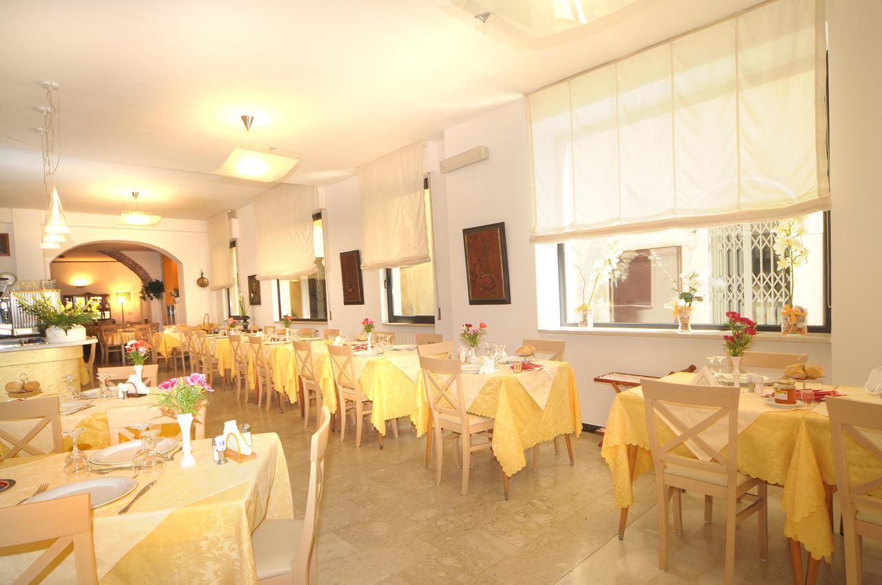 Hotel Gambone ฟีนาเลลีกูเร ภายนอก รูปภาพ